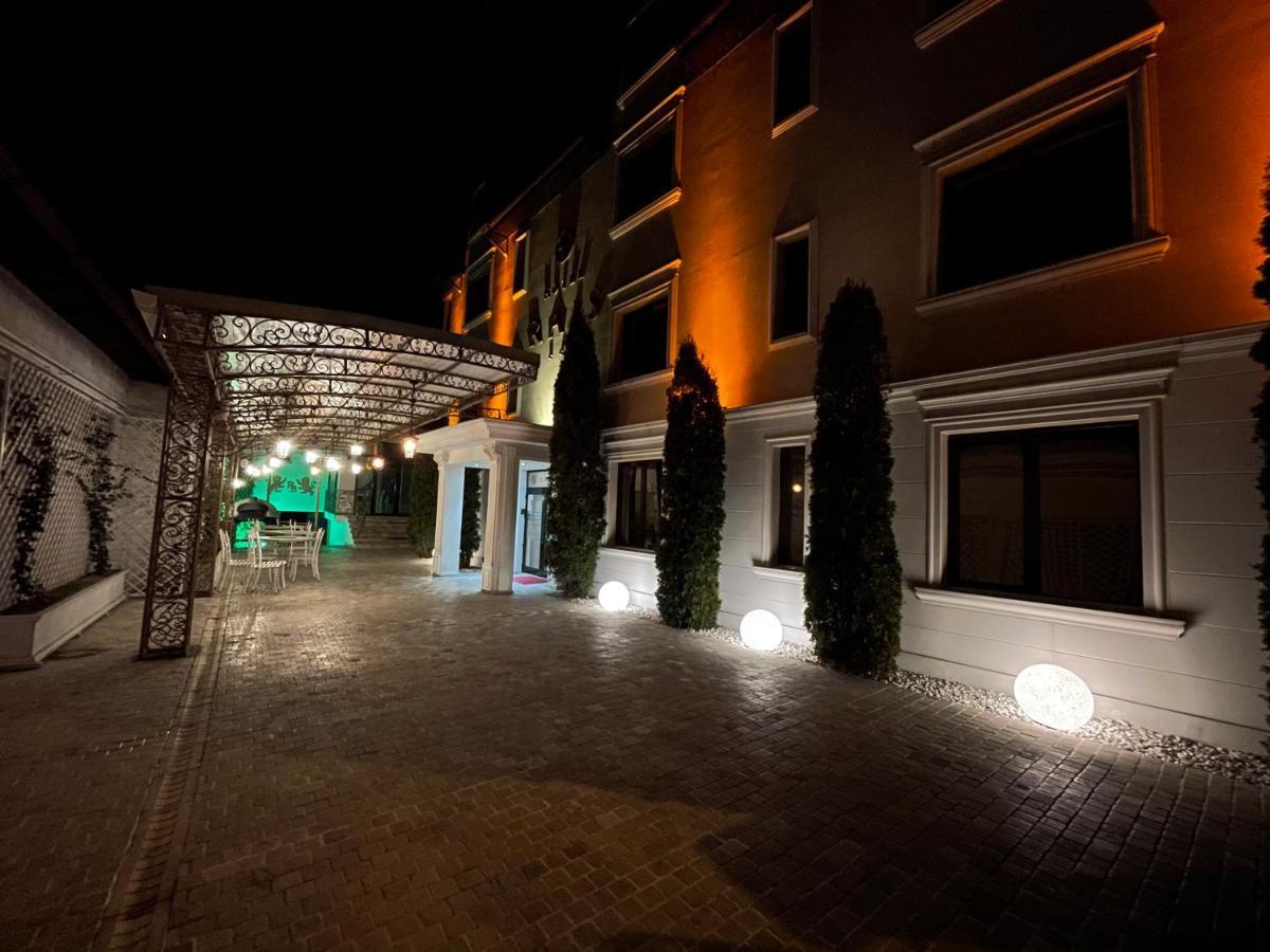 Hotel Goya Collection Târgu Jiu Екстериор снимка