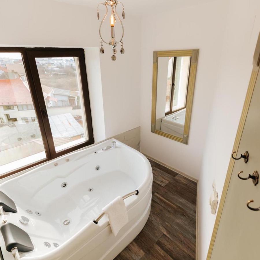 Hotel Goya Collection Târgu Jiu Екстериор снимка