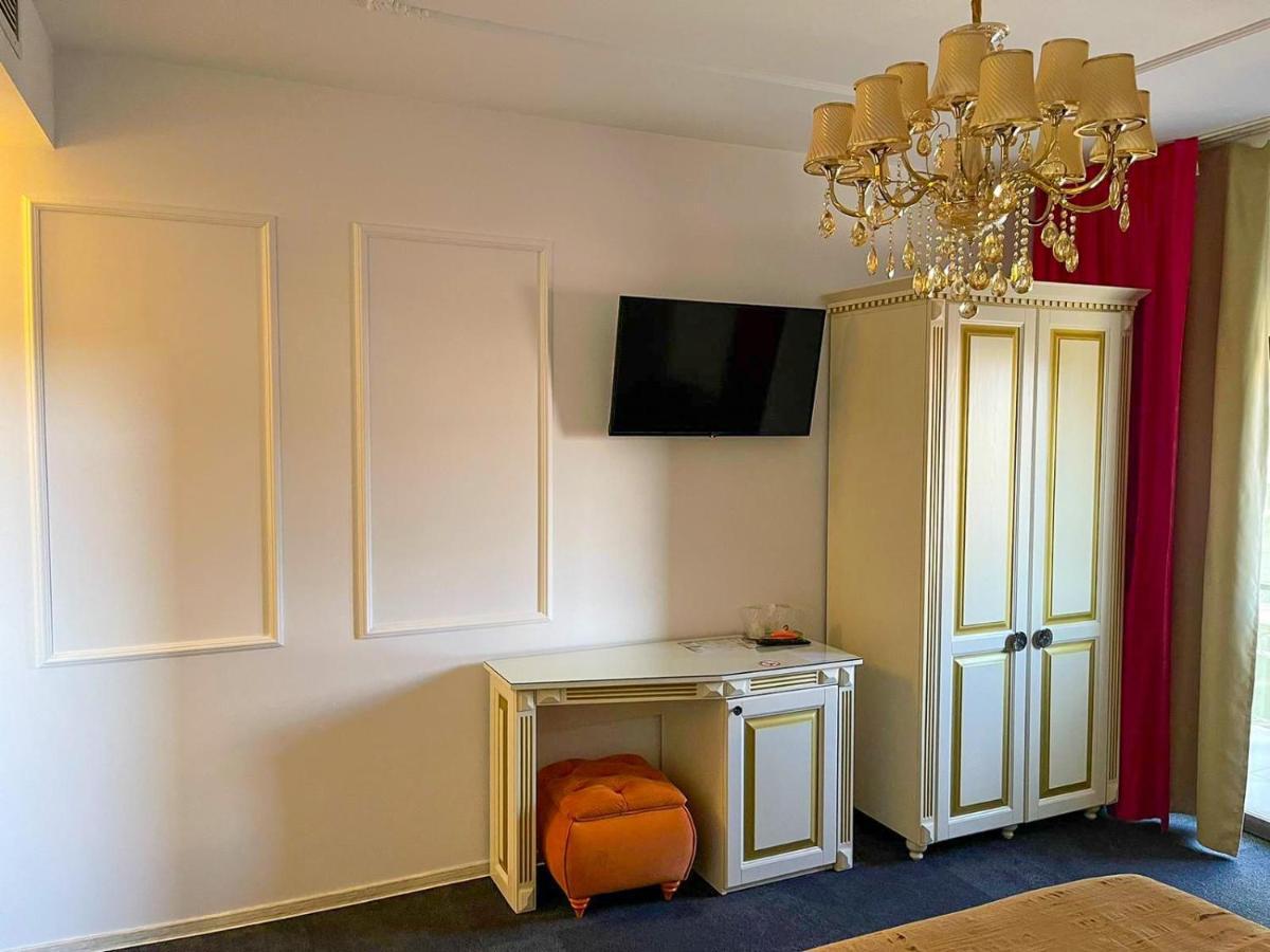 Hotel Goya Collection Târgu Jiu Екстериор снимка