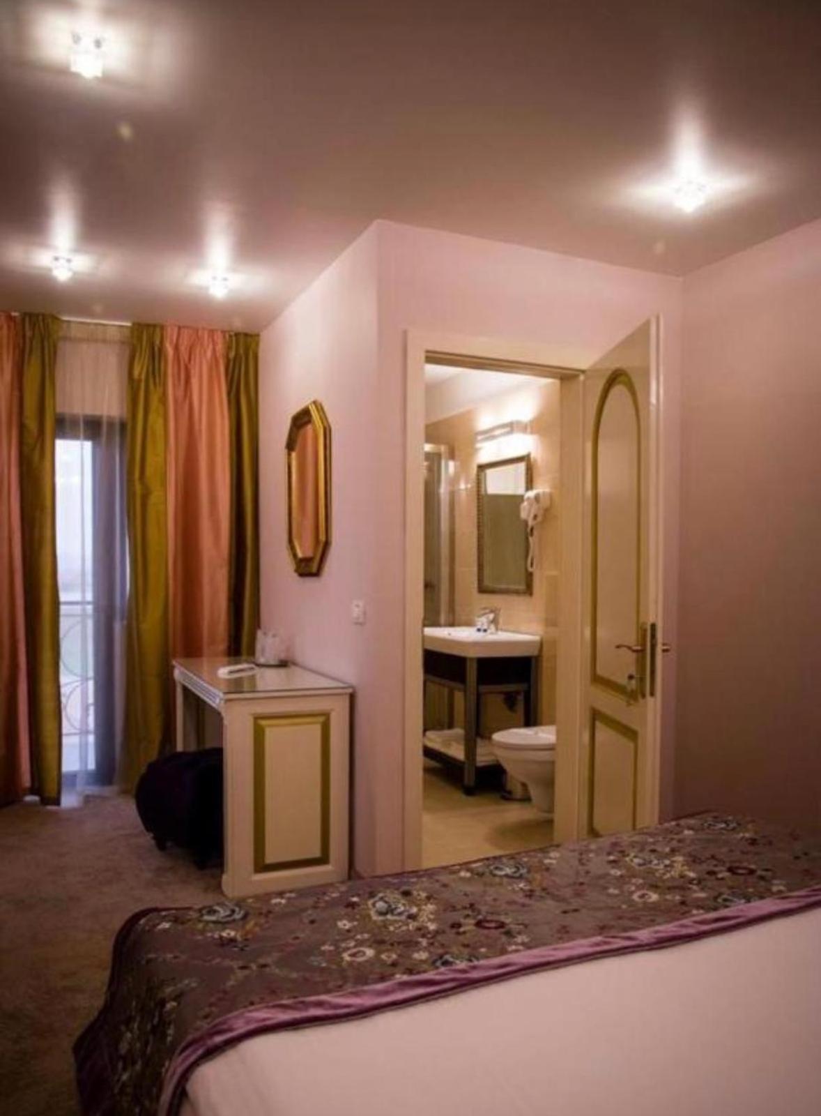 Hotel Goya Collection Târgu Jiu Екстериор снимка