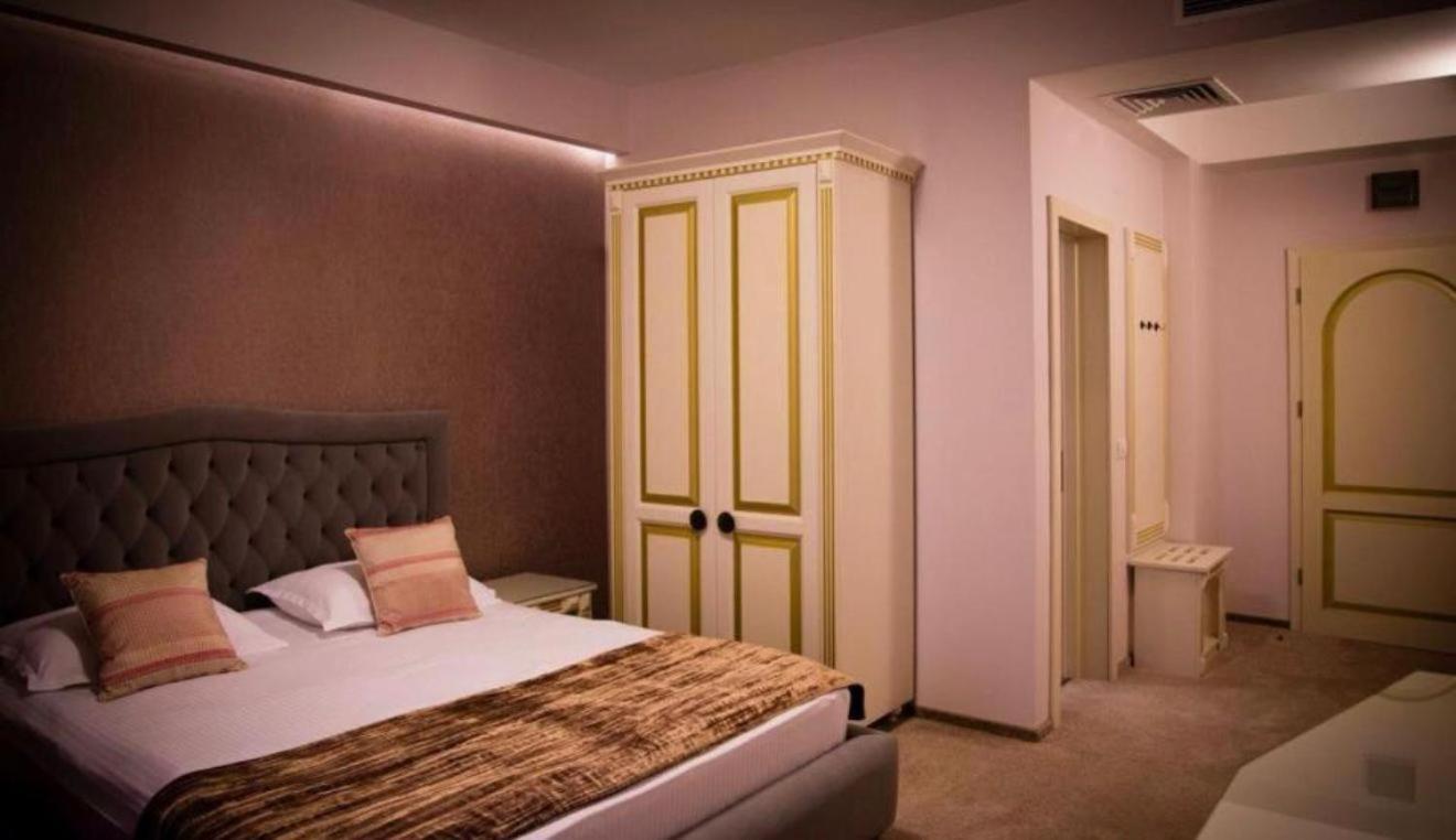 Hotel Goya Collection Târgu Jiu Екстериор снимка