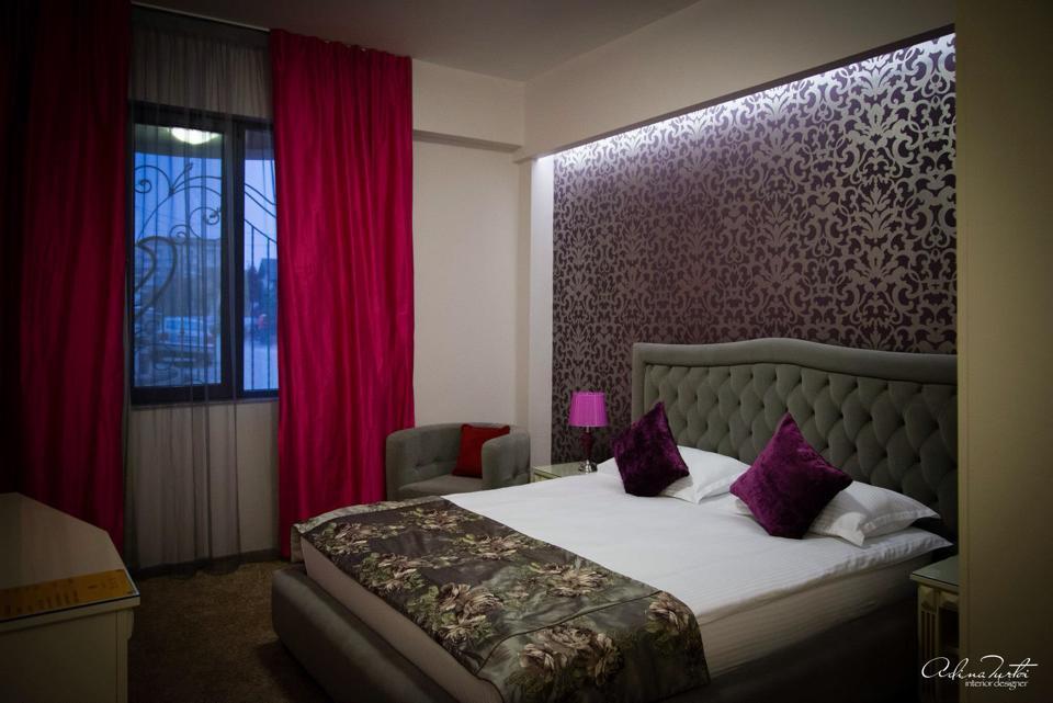 Hotel Goya Collection Târgu Jiu Екстериор снимка