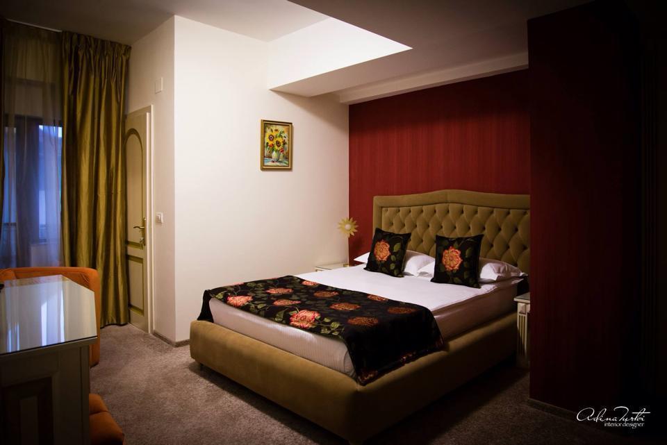 Hotel Goya Collection Târgu Jiu Стая снимка
