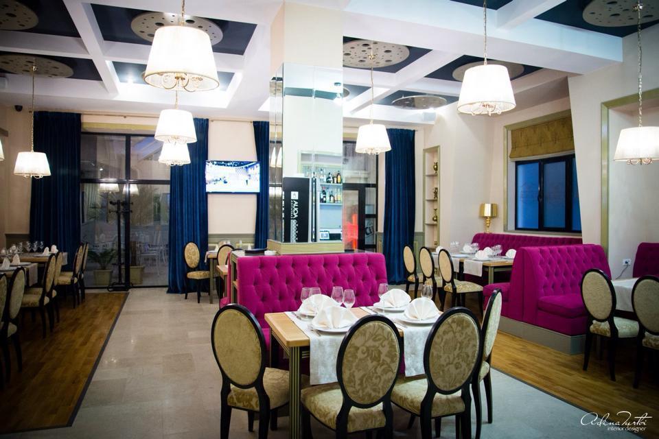 Hotel Goya Collection Târgu Jiu Екстериор снимка