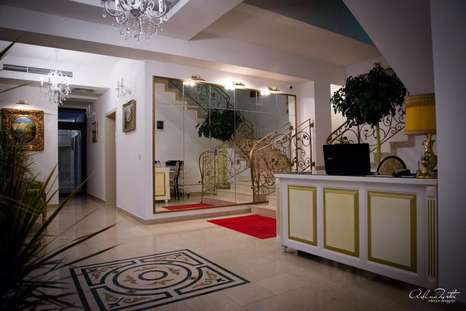Hotel Goya Collection Târgu Jiu Екстериор снимка