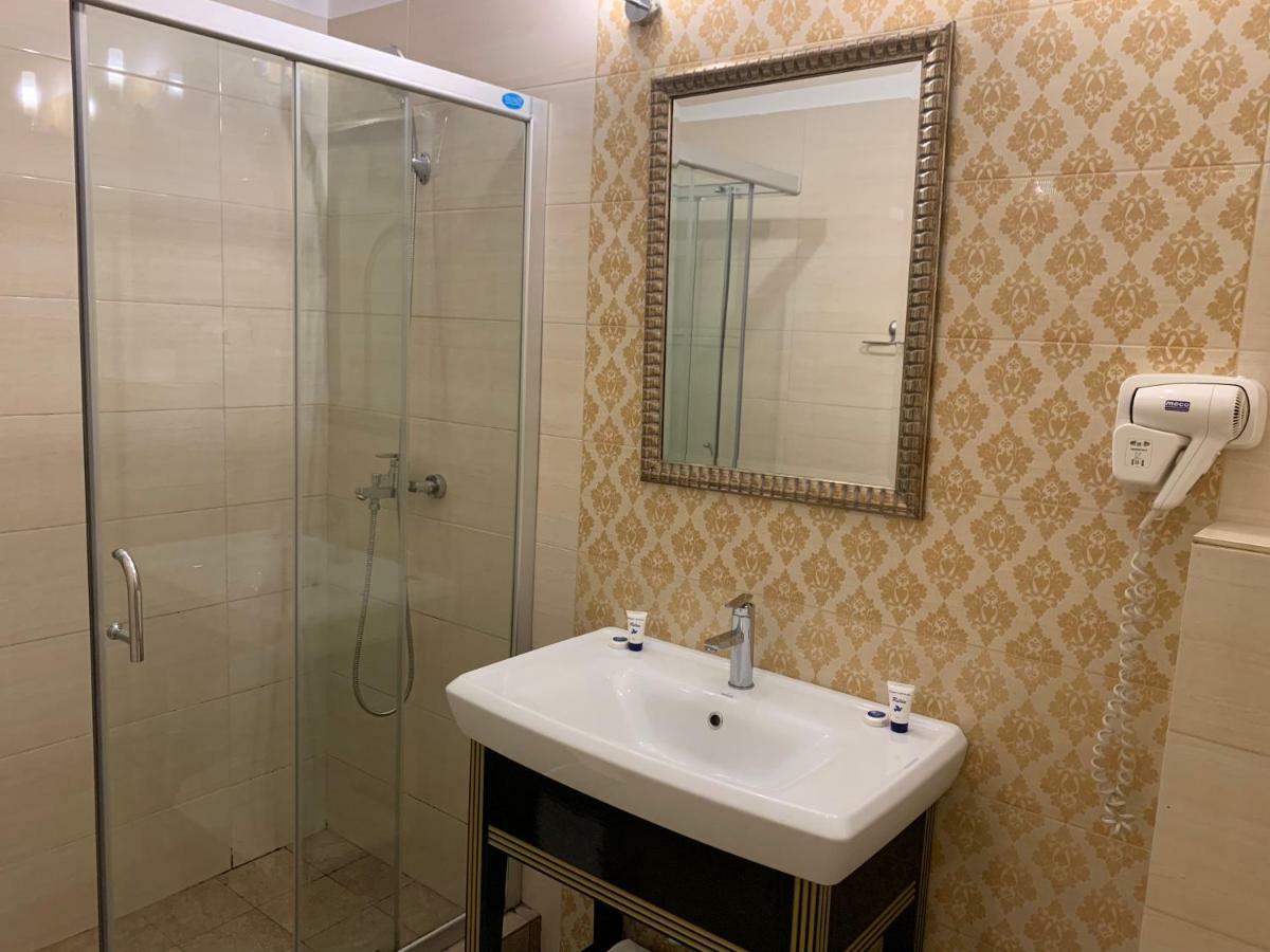 Hotel Goya Collection Târgu Jiu Екстериор снимка